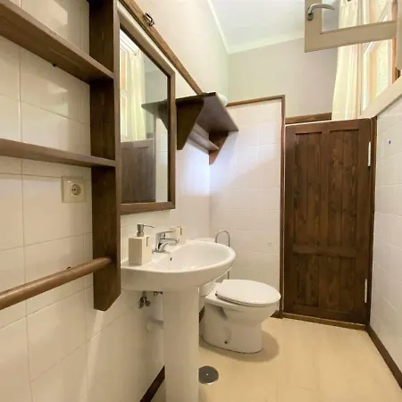 Casa De Carpinteros At-1366-as Arriondas